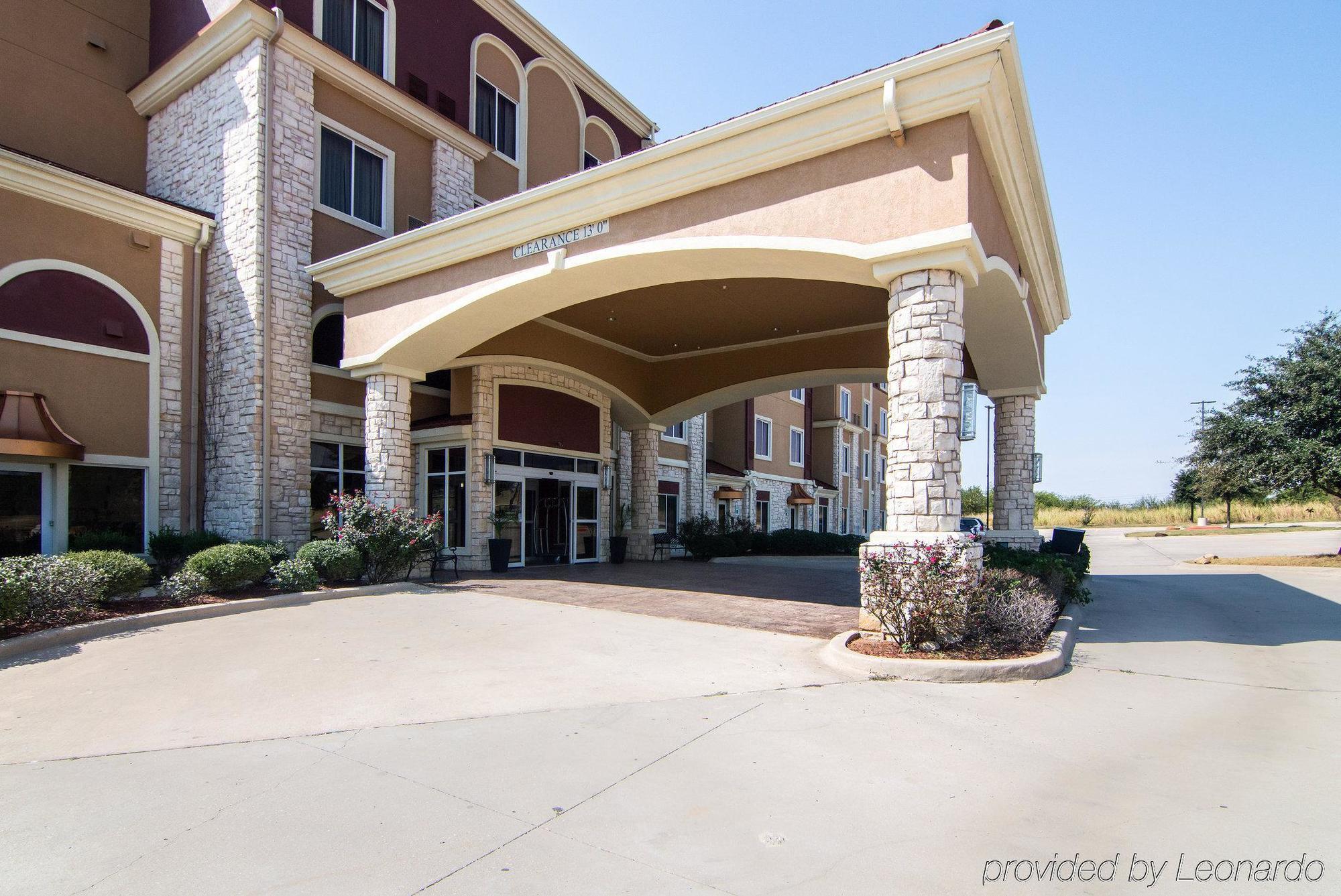 Comfort Suites Gainesville Exterior photo